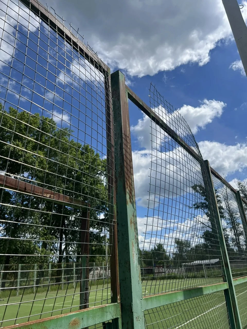 Замена решётки-ограждения спортивного корта в Центре кадетского воспитания